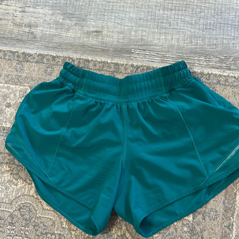 Lululemon Athletica Green Athletic Shorts Lightweight Moisture-Wicking